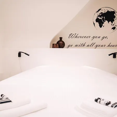 Molo House - Cosy House With Sunny Garden And Bbq In Silent Surroundings - Near The - Ideal For Families And Quiet Groups - 15 Km From Bruges * Blankenberge