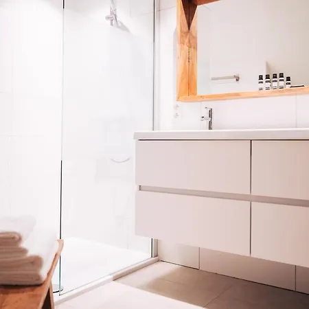 Nyaraló Molo House - Cosy House With Sunny Garden And Bbq In Silent Surroundings - Near The - Ideal For Families And Quiet Groups - 15 Km From Bruges *