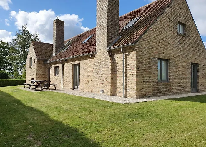 Molo House - Cosy House With Sunny Garden And Bbq In Silent Surroundings - Near The - Ideal For Families And Quiet Groups - 15 Km From Bruges